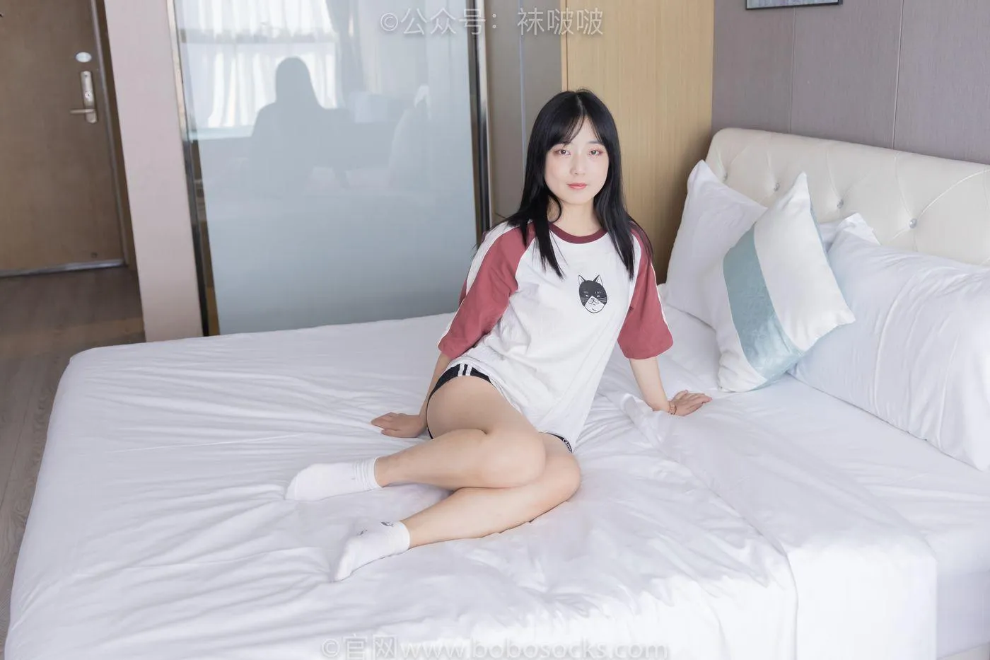 [BoBoSocks袜啵啵]NO.036 菠萝-帆布鞋、白棉袜、裸足 [138P]插图4